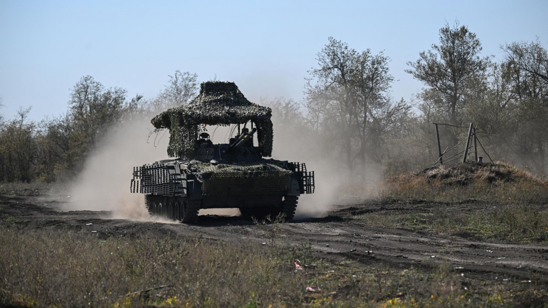 Российские военные уничтожили технику ВСУ в пункте дислокации в Сумах